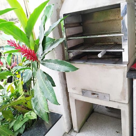 Apartamento Espacoso Localizado No Centro De Ангра-дус-Рейс Экстерьер фото